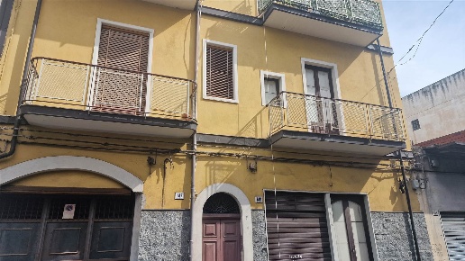 appartamento in vendita a Paternò in zona Centro Storico