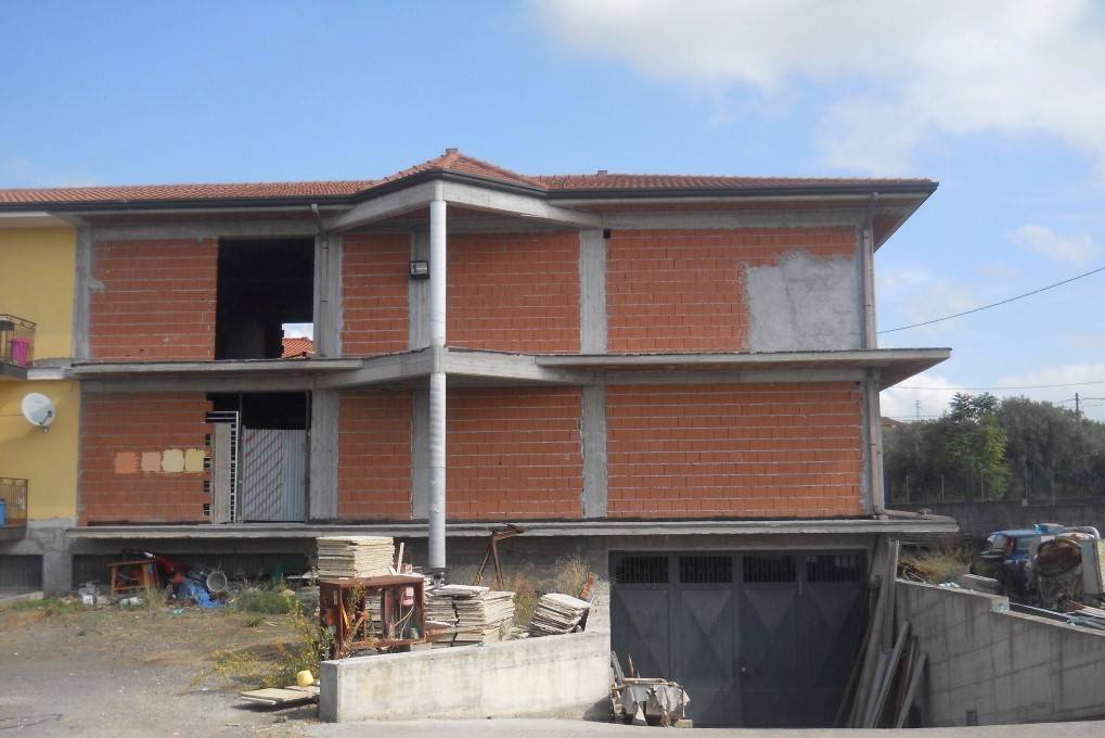 casa indipendente in vendita a Paternò in zona Sferro