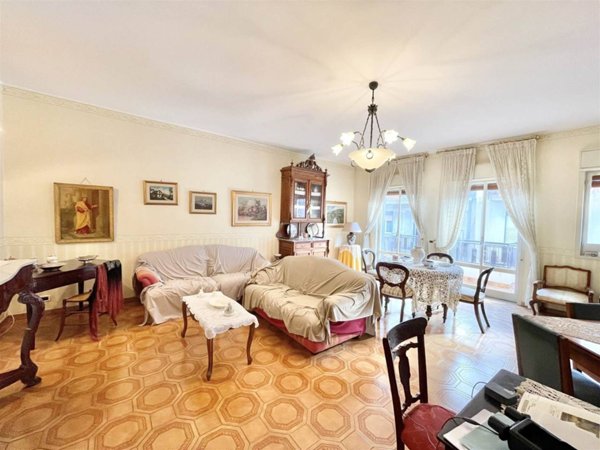 appartamento in vendita a Paternò in zona Centro Storico