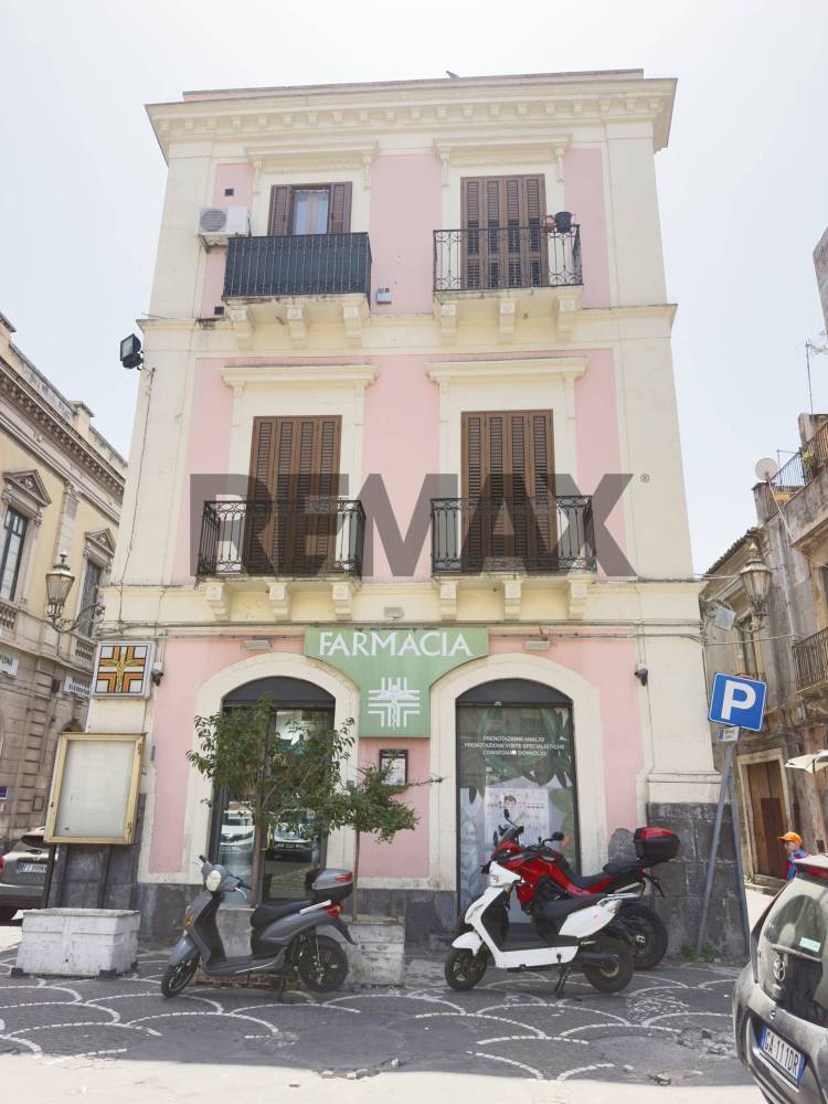 locale commerciale in vendita a Paternò in zona Centro Storico