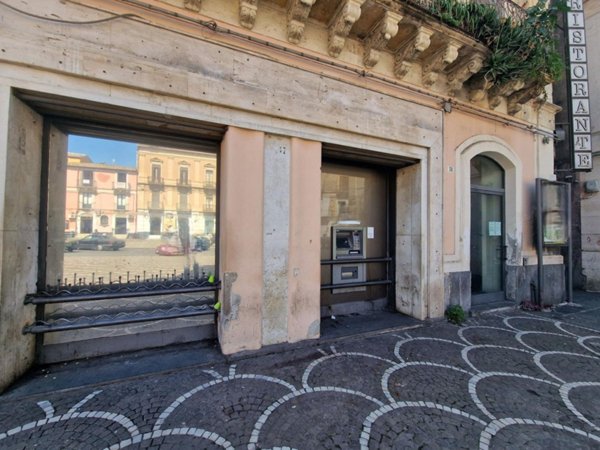 locale commerciale in vendita a Paternò in zona Centro Storico