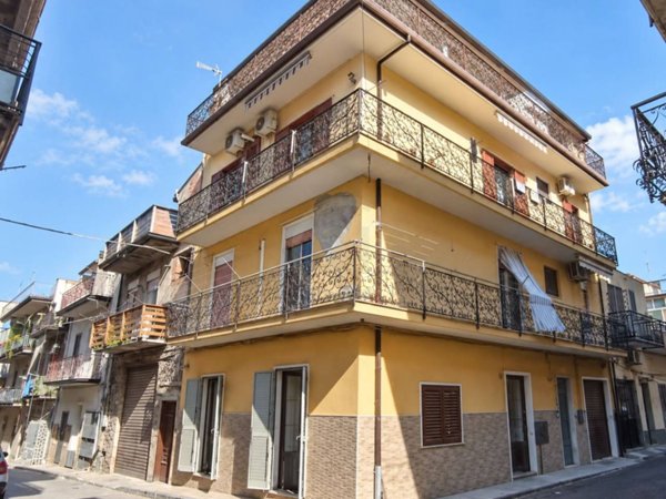 appartamento in vendita a Paternò in zona Centro Storico