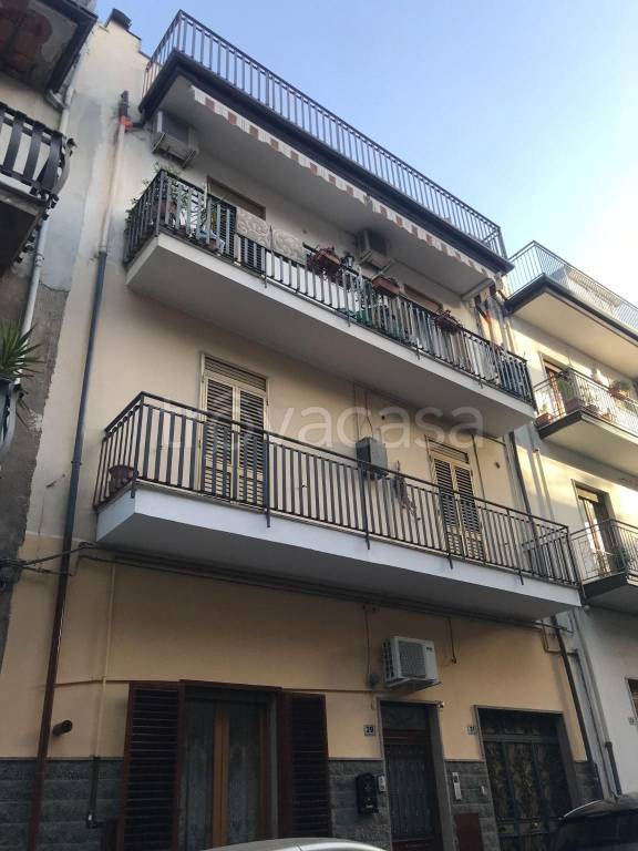 appartamento in vendita a Paternò in zona Centro Storico