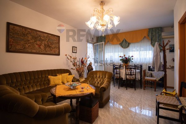 casa indipendente in vendita a Paternò in zona Sferro