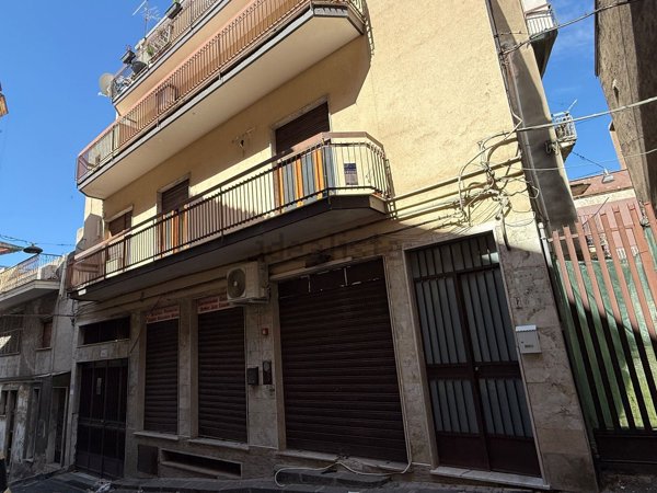 appartamento in vendita a Paternò in zona Centro Storico