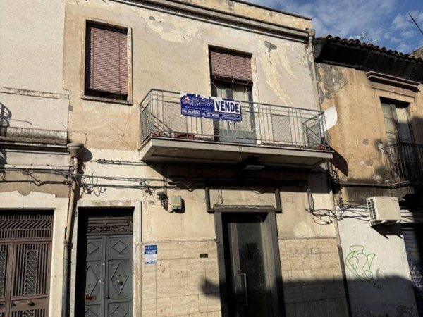 appartamento in vendita a Paternò in zona Centro Storico