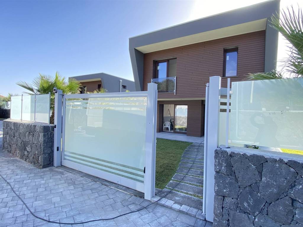 casa indipendente in vendita a Pedara