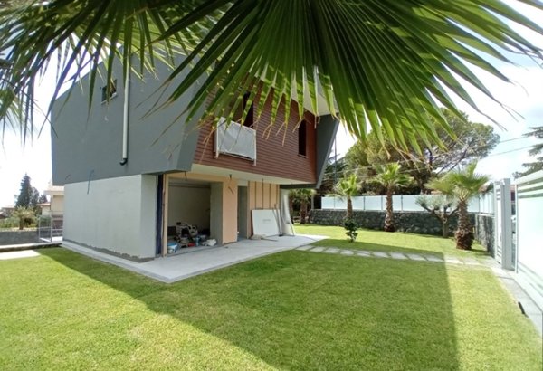 casa indipendente in vendita a Pedara