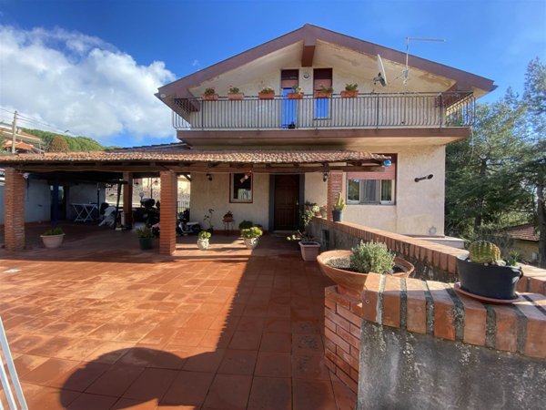 casa indipendente in vendita a Pedara