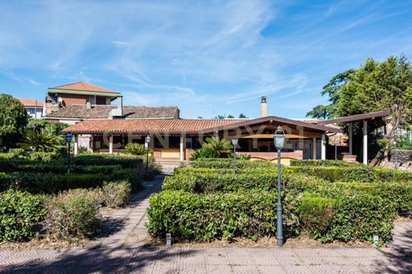 casa indipendente in vendita a Pedara