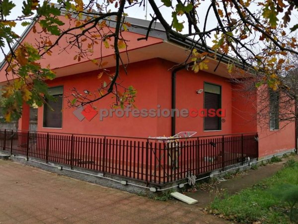 casa indipendente in vendita a Pedara