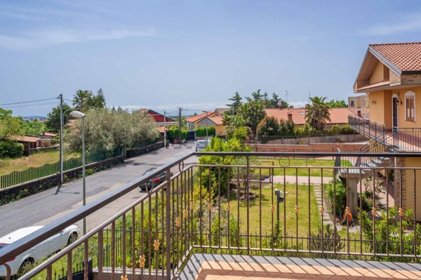 casa indipendente in vendita a Pedara