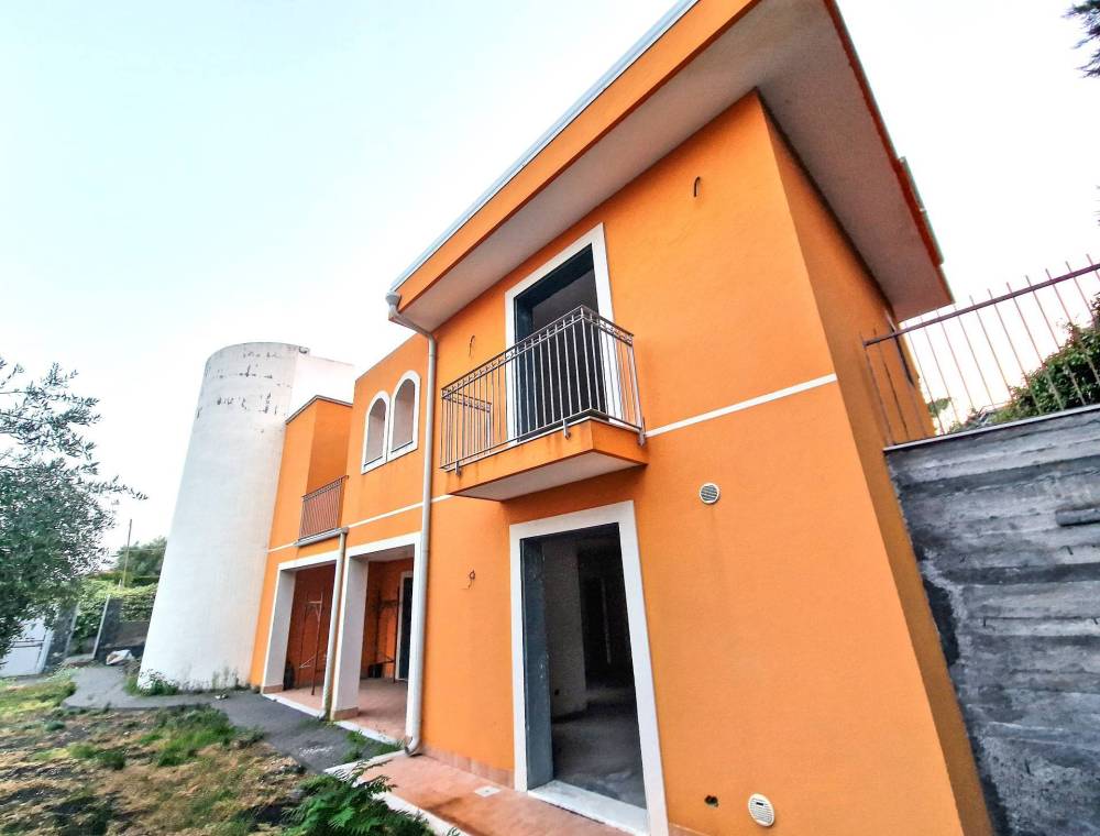 casa indipendente in vendita a Pedara