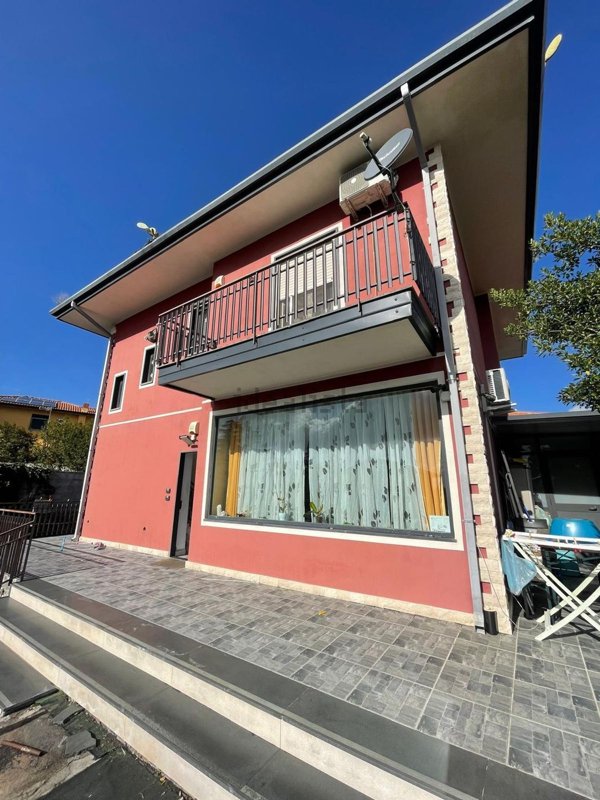 casa indipendente in vendita a Pedara