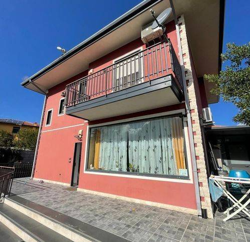 casa indipendente in vendita a Pedara