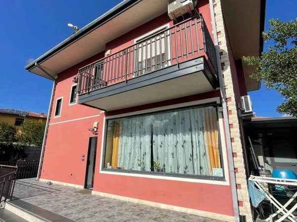 casa indipendente in vendita a Pedara