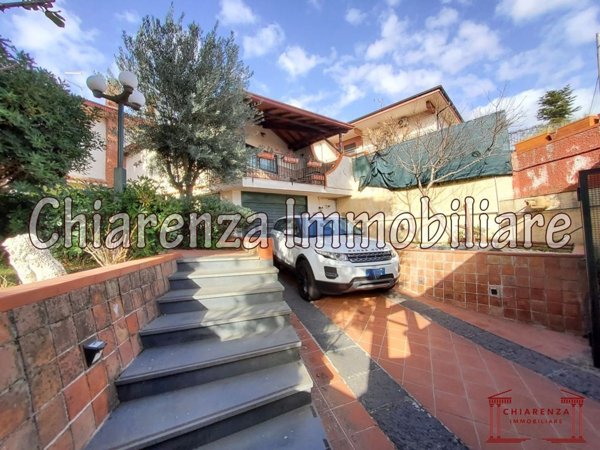 casa indipendente in vendita a Pedara