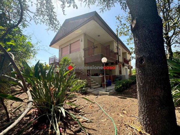 casa indipendente in vendita a Pedara