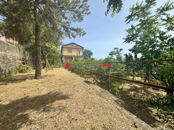 casa indipendente in vendita a Pedara