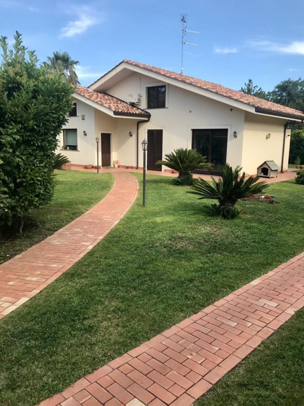 casa indipendente in vendita a Pedara