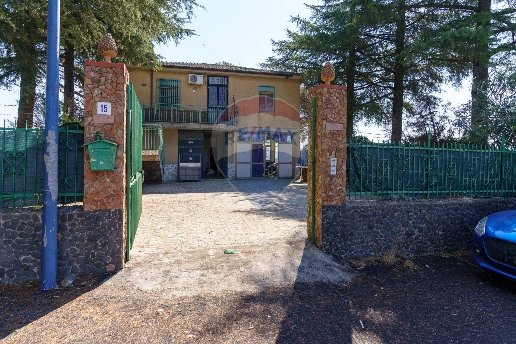 casa indipendente in vendita a Pedara