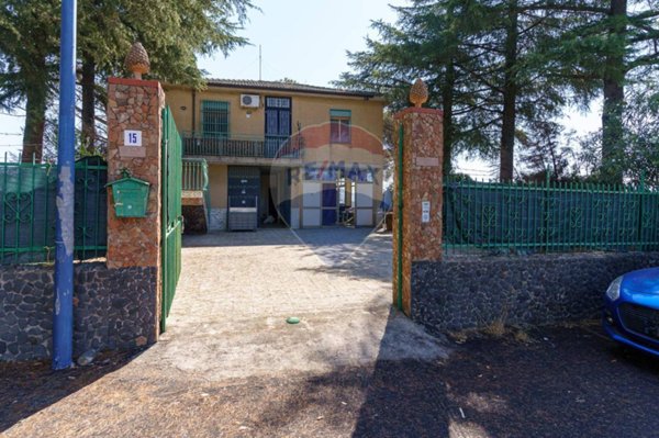 casa indipendente in vendita a Pedara