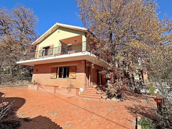 casa indipendente in vendita a Pedara