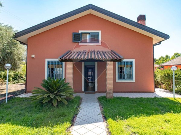 casa indipendente in vendita a Pedara
