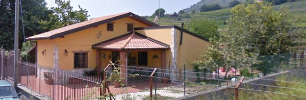 casa indipendente in vendita a Pedara in zona Tarderia