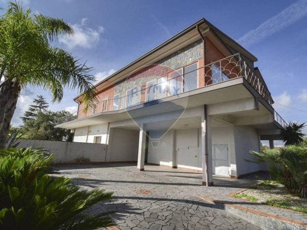 casa indipendente in vendita a Pedara