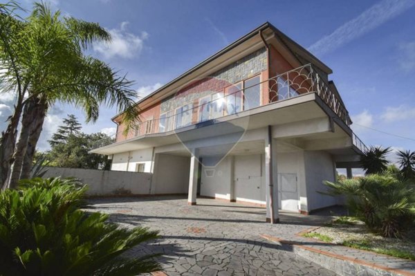 casa indipendente in vendita a Pedara