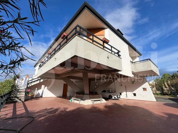 casa indipendente in vendita a Pedara