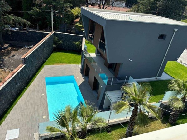 casa indipendente in vendita a Pedara
