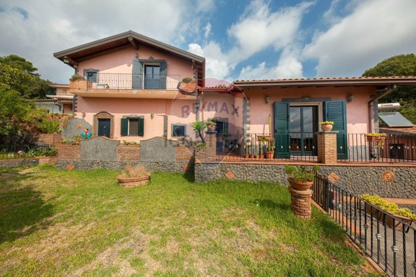 casa indipendente in vendita a Pedara