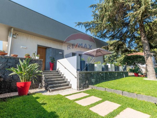 casa indipendente in vendita a Pedara