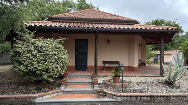 casa indipendente in vendita a Pedara