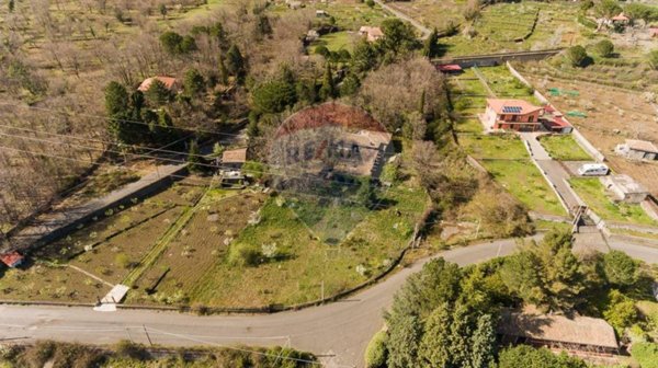 casa indipendente in vendita a Pedara