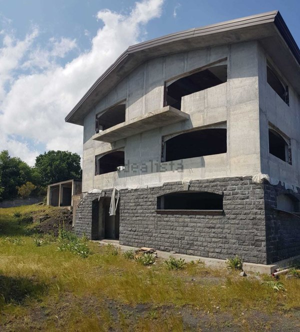 casa indipendente in vendita a Pedara