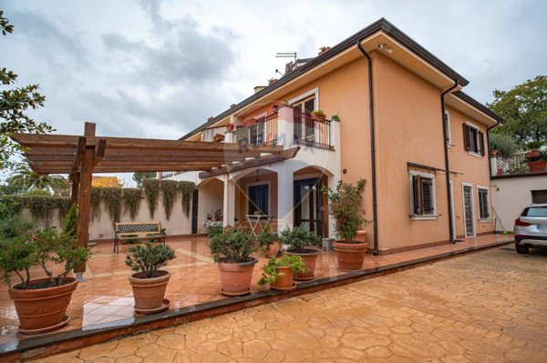casa indipendente in vendita a Pedara
