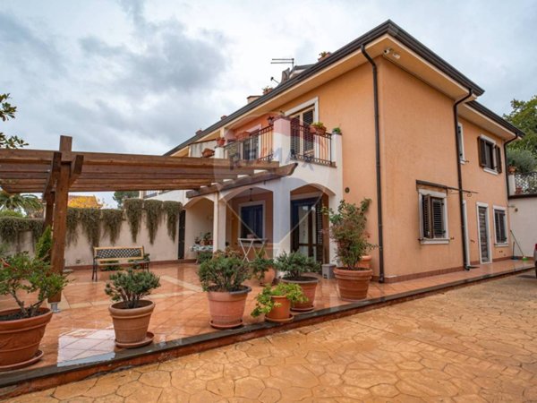casa indipendente in vendita a Pedara