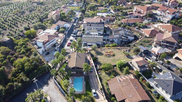 casa indipendente in vendita a Pedara