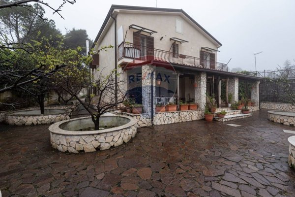 casa indipendente in vendita a Pedara