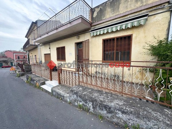 casa indipendente in vendita a Pedara