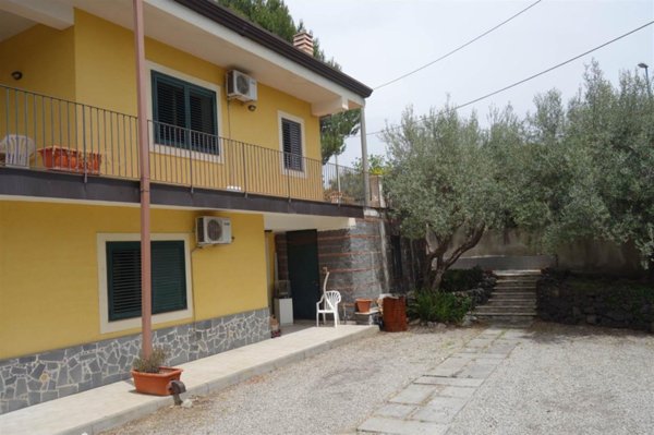 casa indipendente in vendita a Pedara