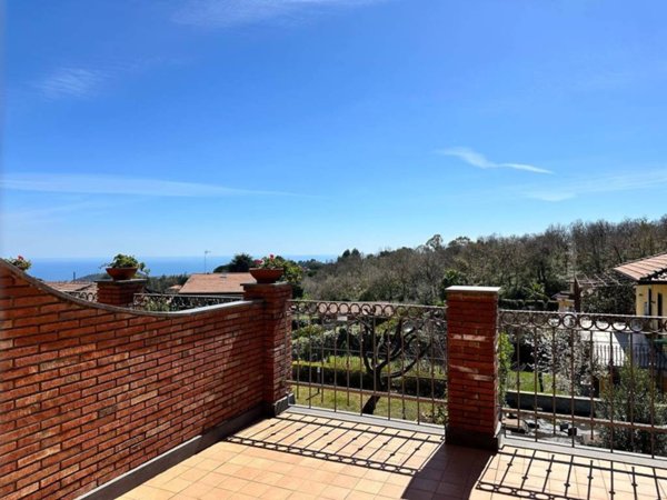 casa indipendente in vendita a Pedara