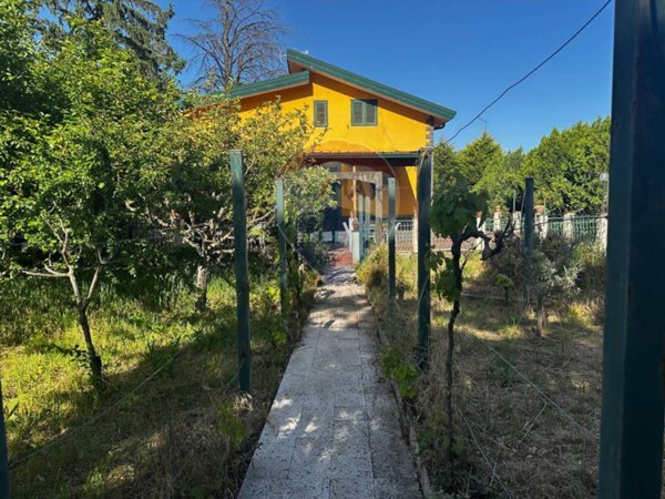 appartamento in vendita a Pedara in zona Tarderia