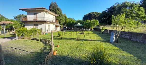 appartamento in vendita a Pedara in zona Tarderia