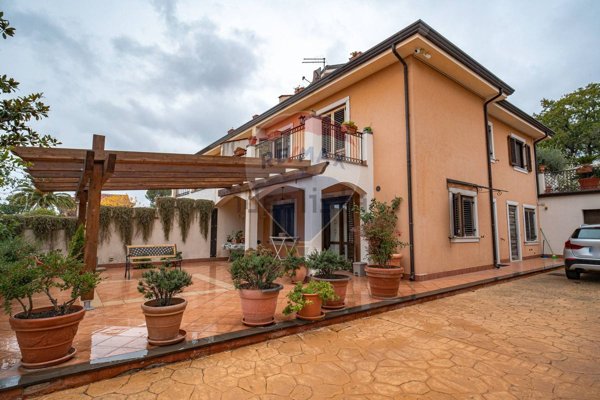 casa indipendente in vendita a Pedara