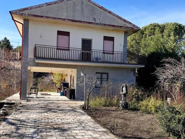 casa indipendente in vendita a Pedara