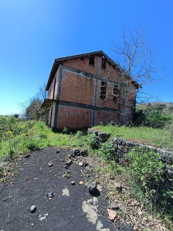 casa indipendente in vendita a Pedara